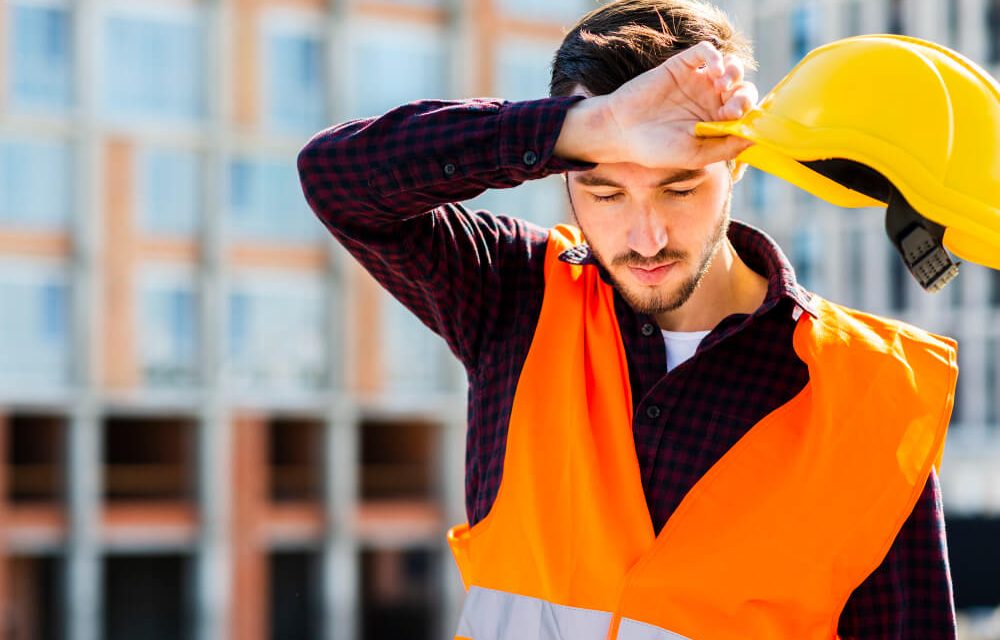 Trabajar con calor: lo que dice la ley y qué debe hacer la empresa