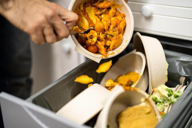 ley de desperdicio alimentario afecta a restaurantes y comercio